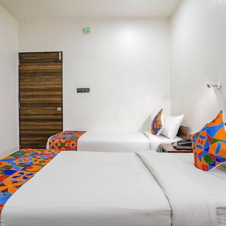Fabhotel Lotus I Surat Luaran gambar