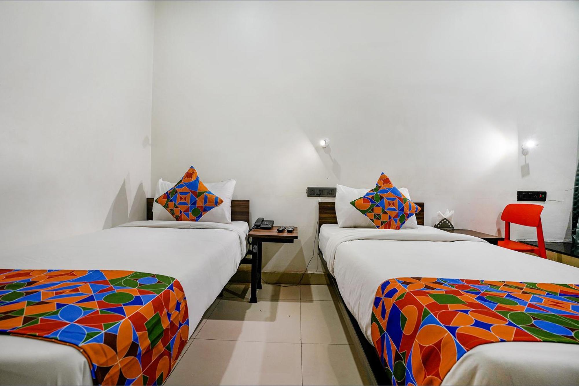 Fabhotel Lotus I Surat Luaran gambar