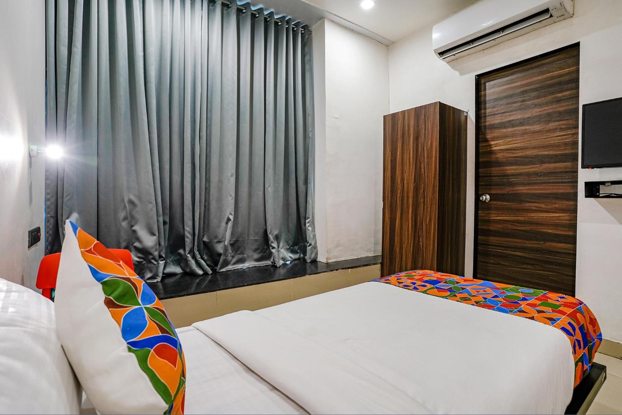 Fabhotel Lotus I Surat Luaran gambar