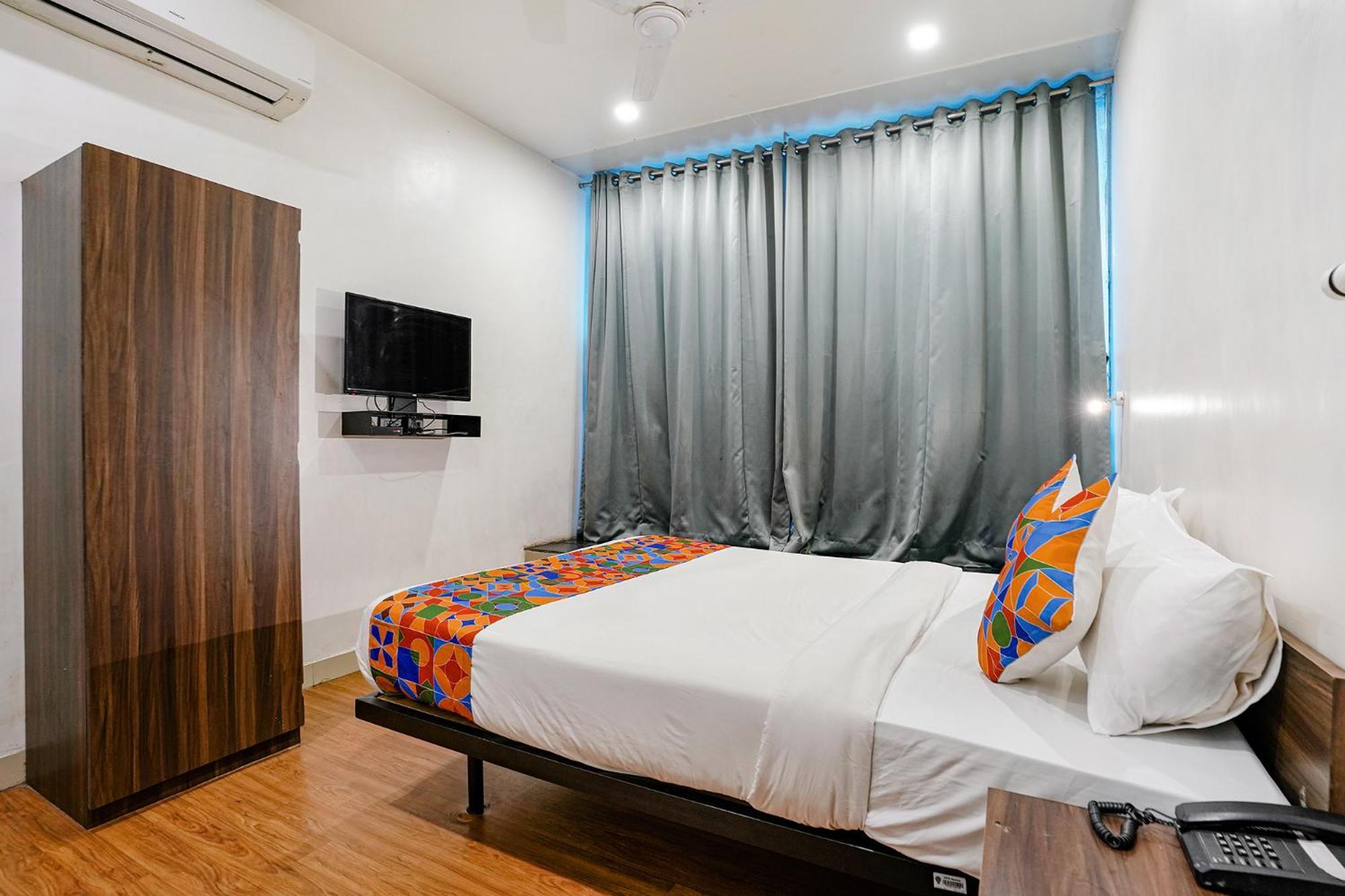 Fabhotel Lotus I Surat Luaran gambar
