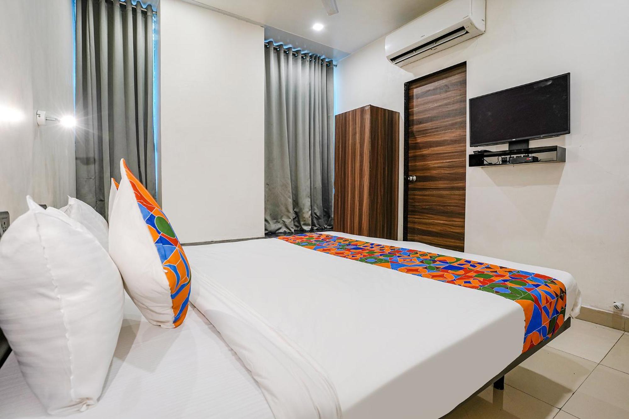 Fabhotel Lotus I Surat Luaran gambar