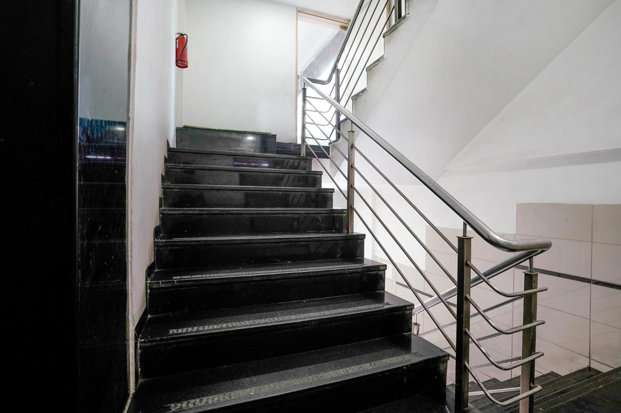 Fabhotel Lotus I Surat Luaran gambar