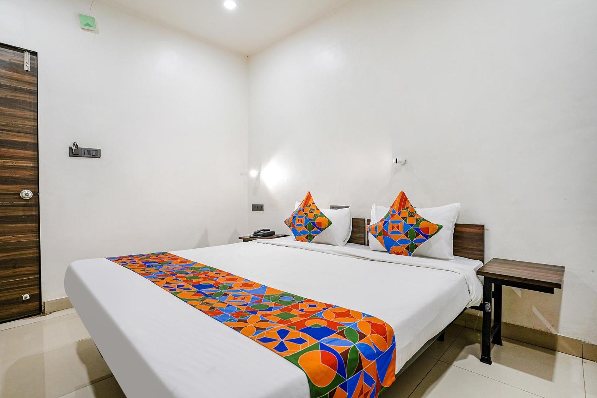 Fabhotel Lotus I Surat Luaran gambar