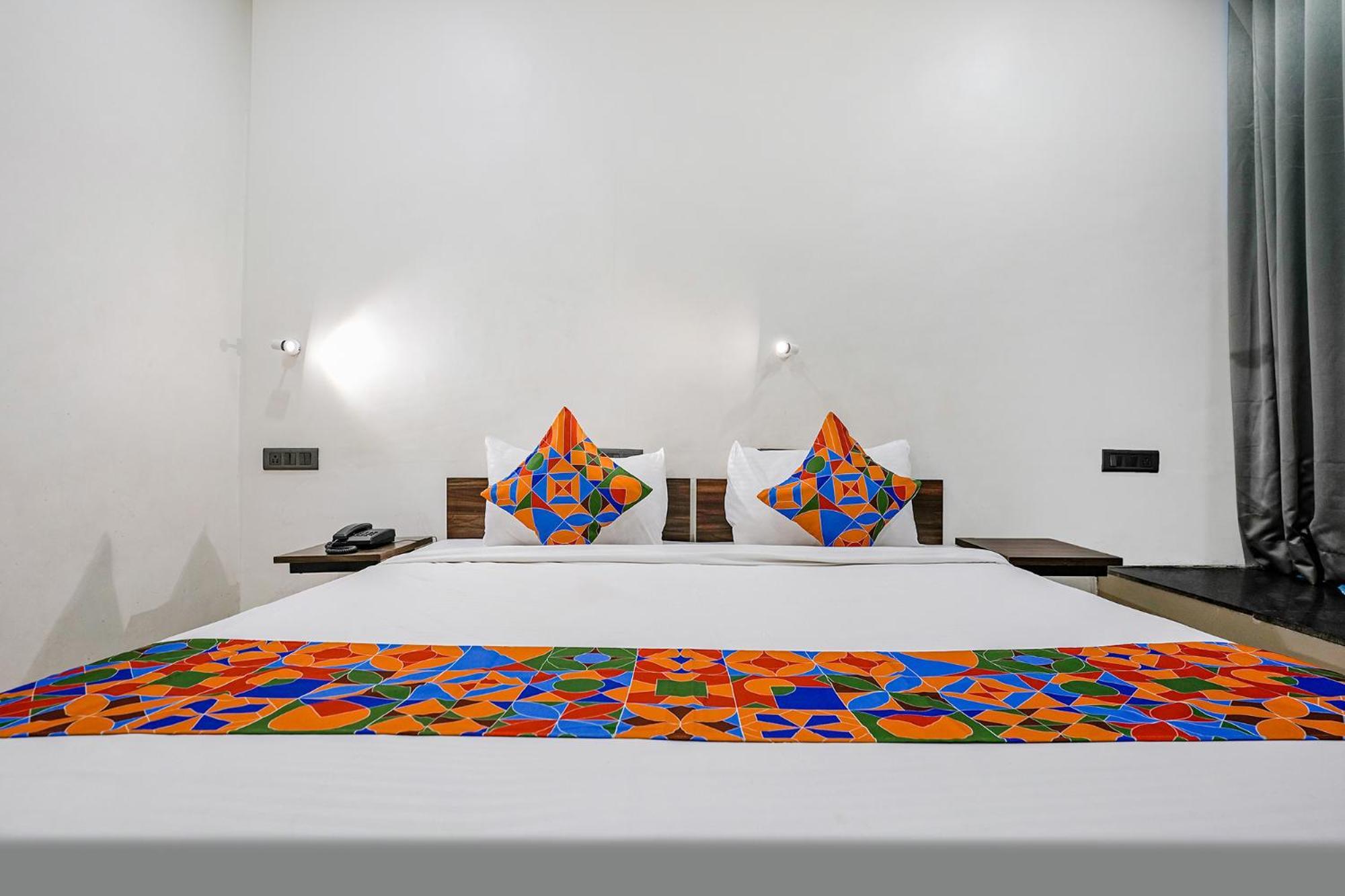 Fabhotel Lotus I Surat Luaran gambar